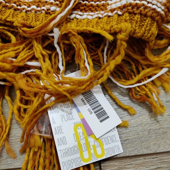 New with tag LuLaRoe MiMi Wrap - Picture 3 of 3